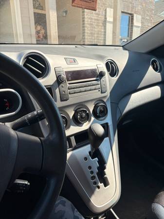 2010 Pontiac Vibe Base — photo 6