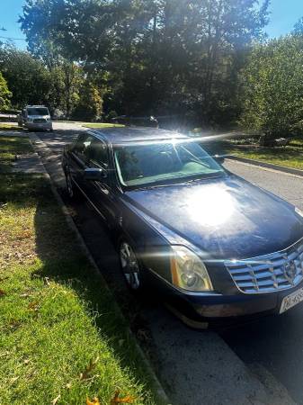 2006 Cadillac DTS Livery 4dr Sedan Automatic — photo 2