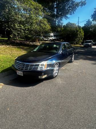 2006 Cadillac DTS Livery 4dr Sedan Automatic — photo 1