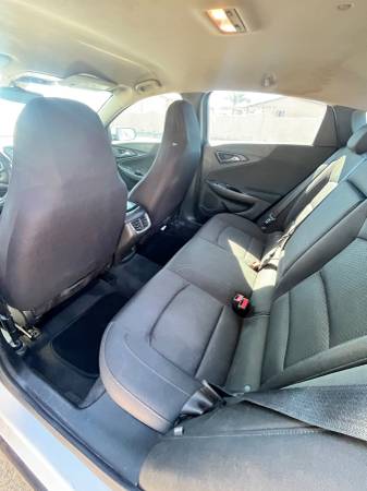 2018 Chevrolet Malibu LT 4dr Sedan Automatic — photo 6