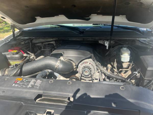 2013 Chevrolet Tahoe LT 4x2 Automatic — photo 8