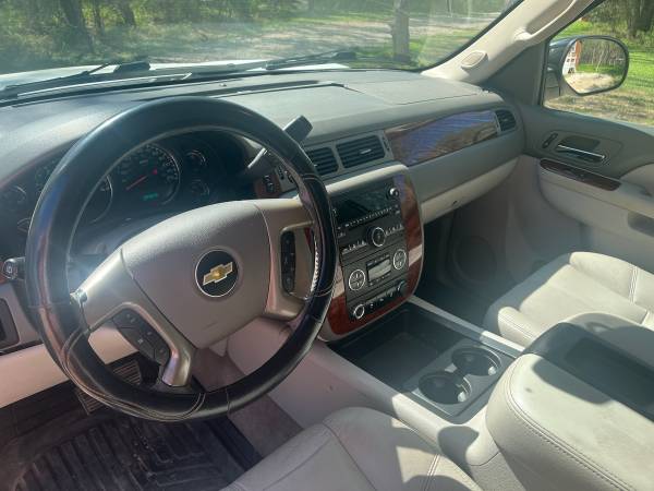2013 Chevrolet Tahoe LT 4x2 Automatic — photo 6