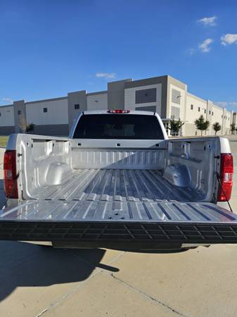 2011 Chevrolet Silverado 1500 LT — photo 8