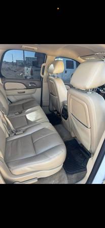 2012 GMC Yukon SLT 4x2 Automatic — photo 6