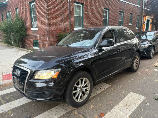 2010 Audi Q5 — photo 1