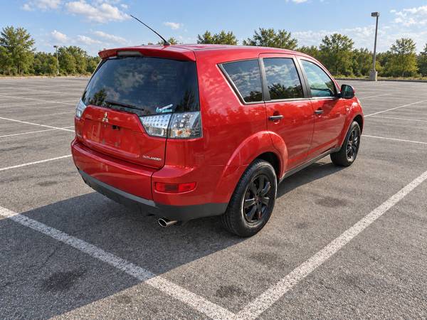 2009 Mitsubishi Outlander SE 4dr 4x4 CVT — photo 4