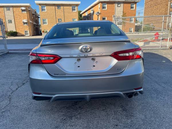 2018 Toyota Camry SE — photo 6