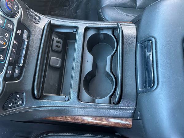 2017 Chevrolet Tahoe Premier 4x4 Automatic — photo 10