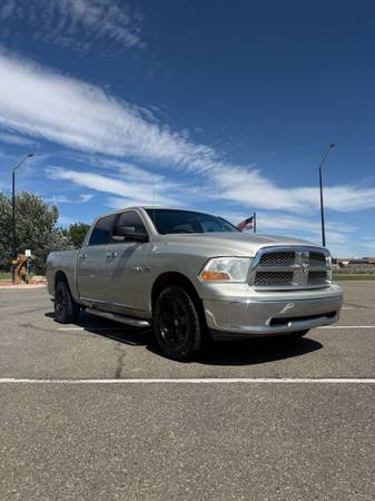 2010 Dodge RAM 2500 ST 4x4 Crew Cab 149 in. WB Automatic — photo 2