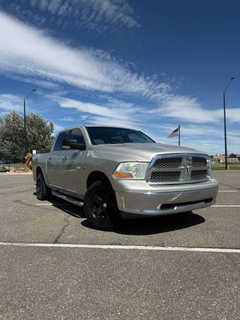 2010 Dodge RAM 2500 ST 4x4 Crew Cab 149 in. WB Automatic — photo 1