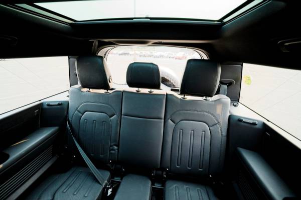 2023 Land Rover Defender X — photo 8