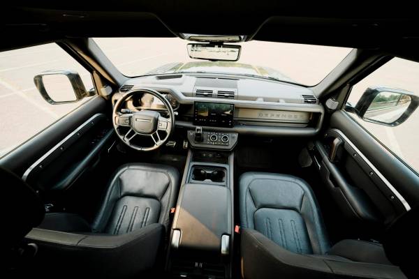 2023 Land Rover Defender X — photo 4