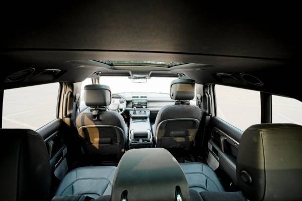 2023 Land Rover Defender X — photo 9