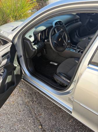 2015 Chevrolet Malibu LS 4dr Sedan Automatic — photo 3