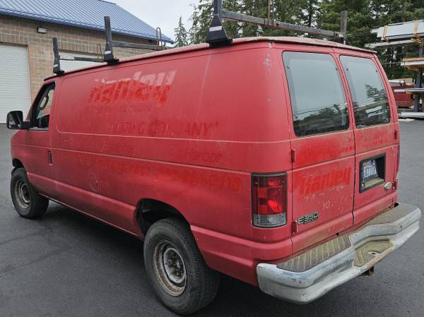 2003 Ford E 350 Super Duty XL Wagon Automatic — photo 2
