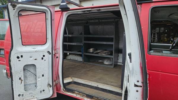 2003 Ford E 350 Super Duty XL Wagon Automatic — photo 6