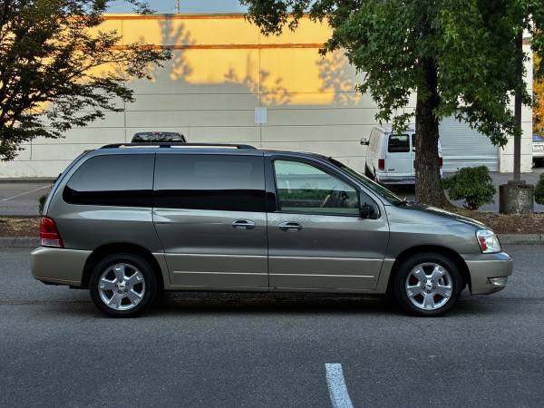 2004 Ford Freestar S 4dr Wagon Automatic — photo 2