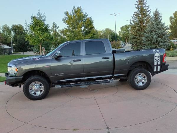 2022 RAM 2500 Laramie 4x2 Crew Cab 8 ft. box 169 in. WB Automatic — photo 1