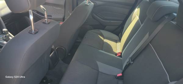 2012 Ford Focus S 4dr Sedan Automatic — photo 5