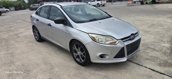 2012 Ford Focus S 4dr Sedan Automatic — photo 3