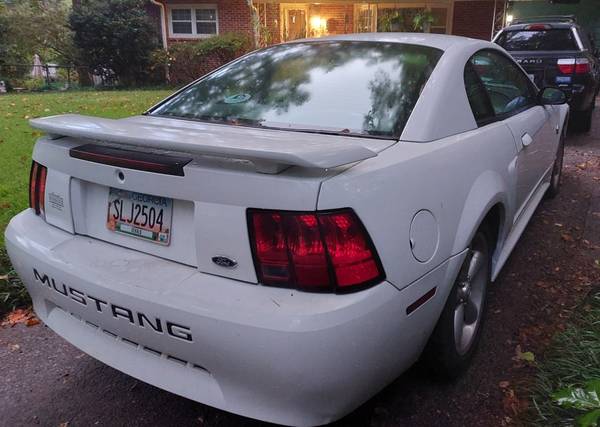 2004 Ford Mustang GT 2dr Coupe Manual — photo 1