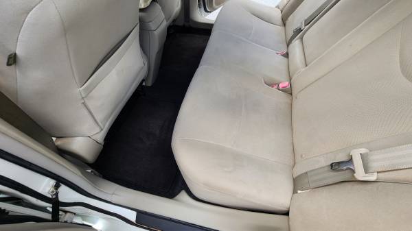 2012 Toyota Prius Two 5dr Hatchback CVT — photo 7