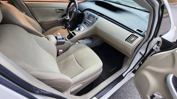 2012 Toyota Prius Two 5dr Hatchback CVT — photo 9