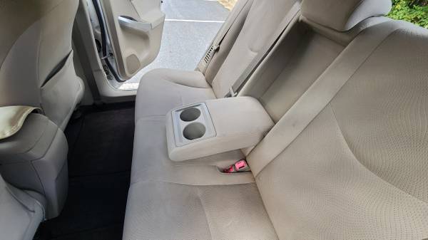 2012 Toyota Prius Two 5dr Hatchback CVT — photo 8