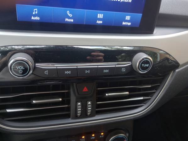 2022 Ford Escape SEL — photo 11