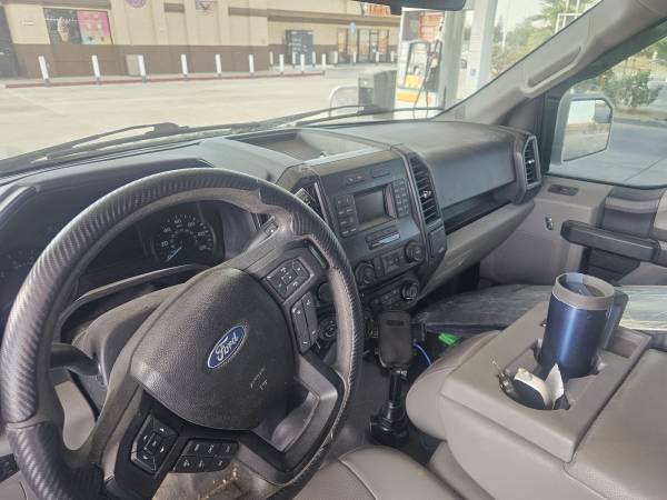 2016 Ford F-150 Platinum — photo 8