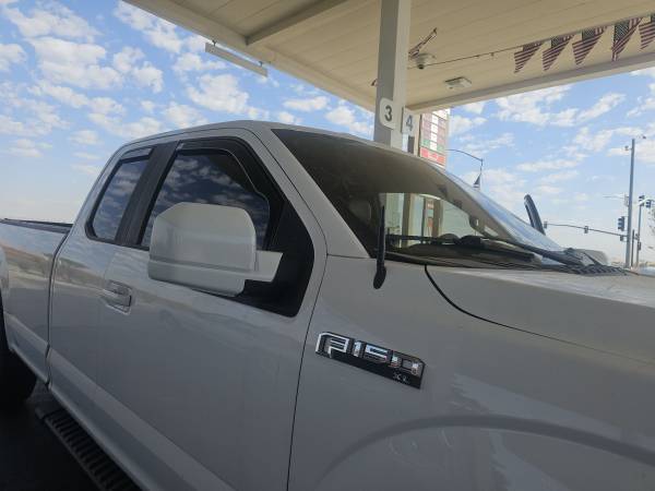 2016 Ford F-150 Platinum — photo 12