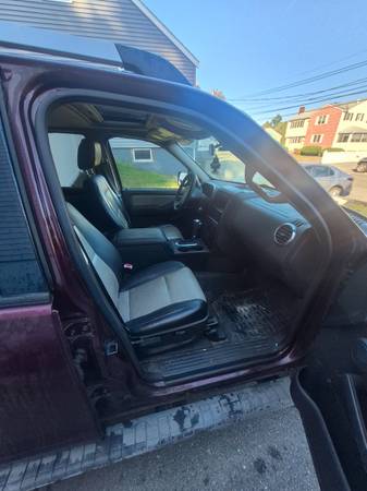 2007 Ford Explorer Sport Trac XLT 4dr 4x4 Automatic — photo 3