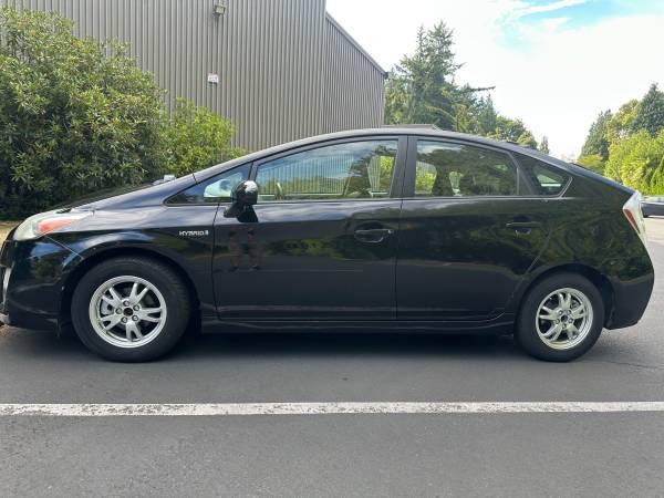 2010 Toyota Prius I — photo 2