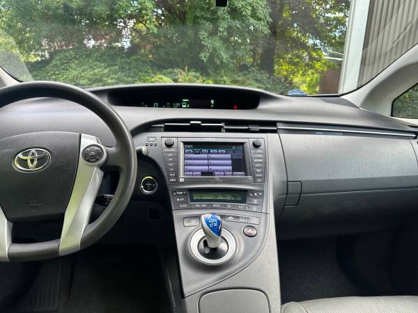 2010 Toyota Prius I — photo 10