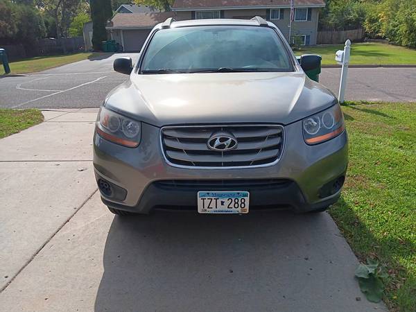 2011 Hyundai Santa FE GLS Front-wheel Drive Manual — photo 6