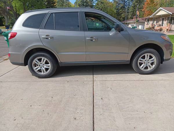 2011 Hyundai Santa FE GLS Front-wheel Drive Manual — photo 7