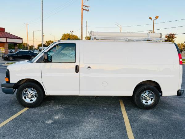 2014 Chevrolet Express 3500 DIESEL Rear-wheel Drive Cargo Van Automatic — photo 2