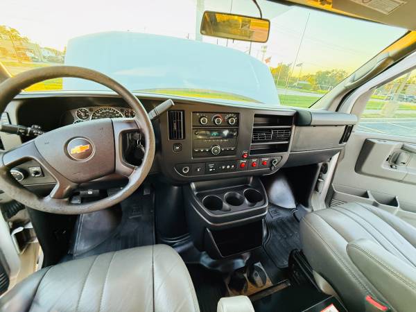2014 Chevrolet Express 3500 DIESEL Rear-wheel Drive Cargo Van Automatic — photo 11