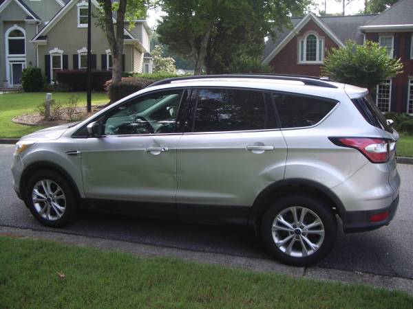 2017 Ford Escape SE — photo 8