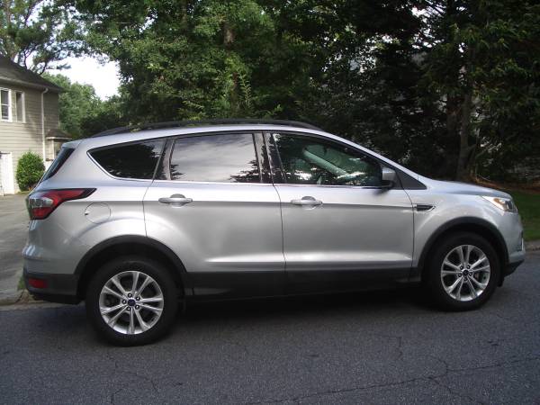 2017 Ford Escape SE — photo 1