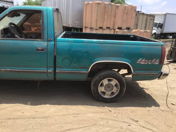 1995 GMC Sierra 1500 SL — photo 2
