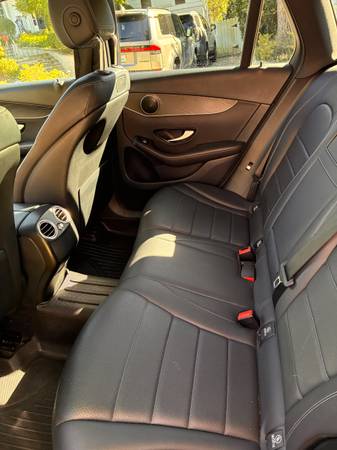 2018 Mercedes-Benz GLC 300 Base GLC 300 4dr 4x2 Automatic — photo 12