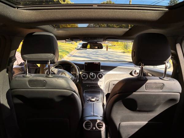 2018 Mercedes-Benz GLC 300 Base GLC 300 4dr 4x2 Automatic — photo 7