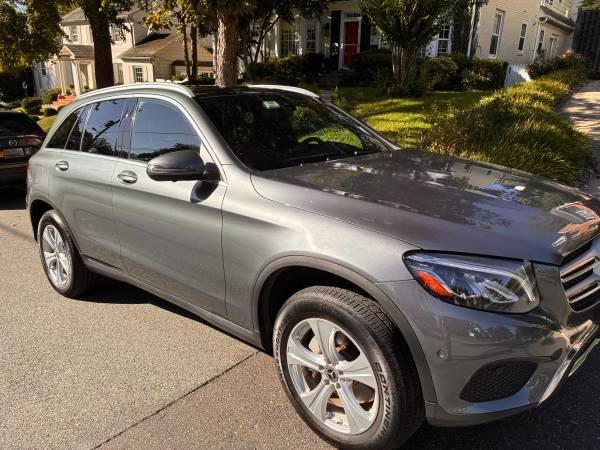 2018 Mercedes-Benz GLC 300 Base GLC 300 4dr 4x2 Automatic — photo 1