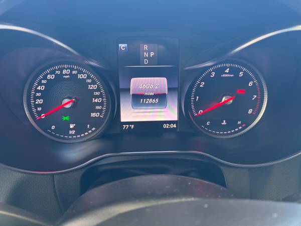 2018 Mercedes-Benz GLC 300 Base GLC 300 4dr 4x2 Automatic — photo 3