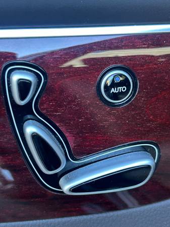 2013 Hyundai Equus Signature — photo 11