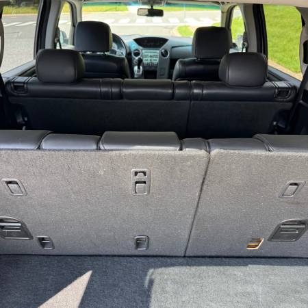 2010 Honda Pilot EX 4dr Front-wheel Drive Automatic — photo 11