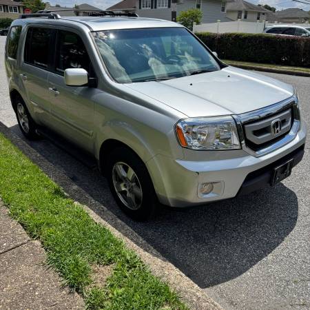 2010 Honda Pilot EX 4dr Front-wheel Drive Automatic — photo 5