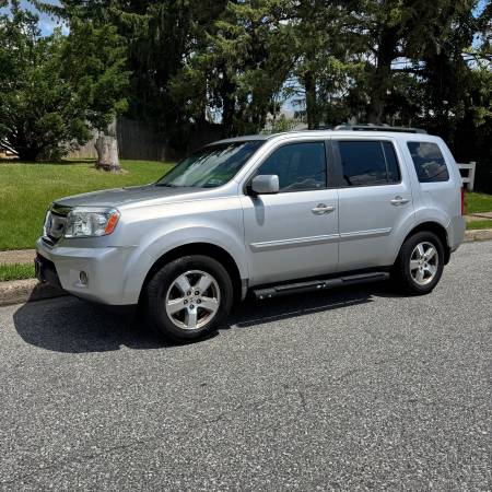 2010 Honda Pilot EX 4dr Front-wheel Drive Automatic — photo 1