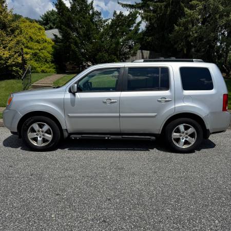 2010 Honda Pilot EX 4dr Front-wheel Drive Automatic — photo 2
